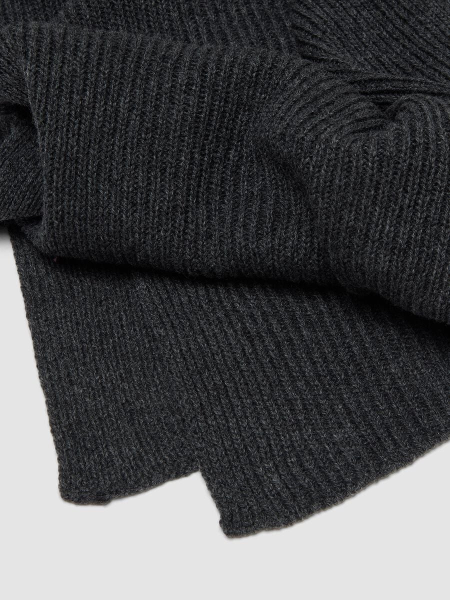 Sciarpa grigia in puro cashmere a coste_1