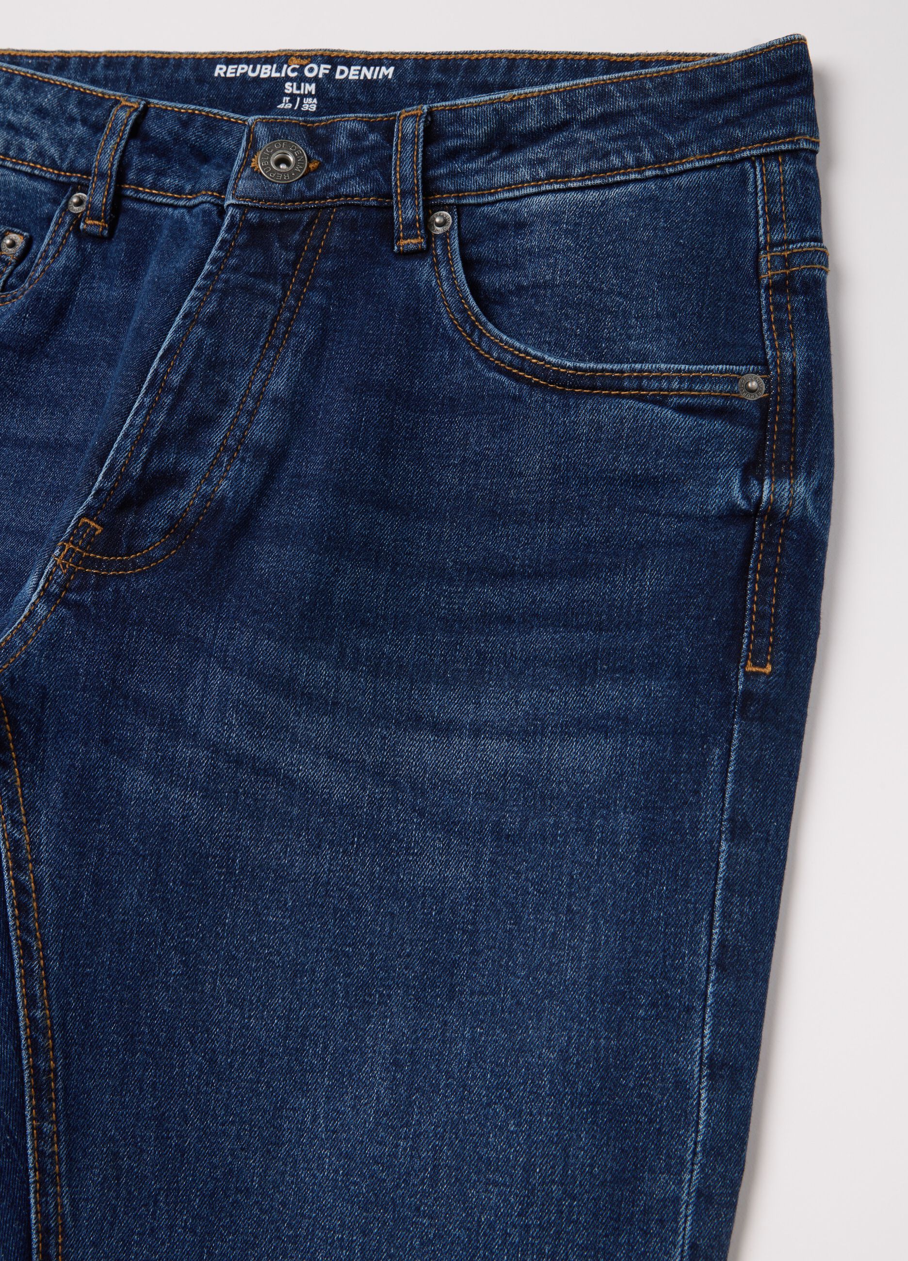 Slim-fit stretch jeans