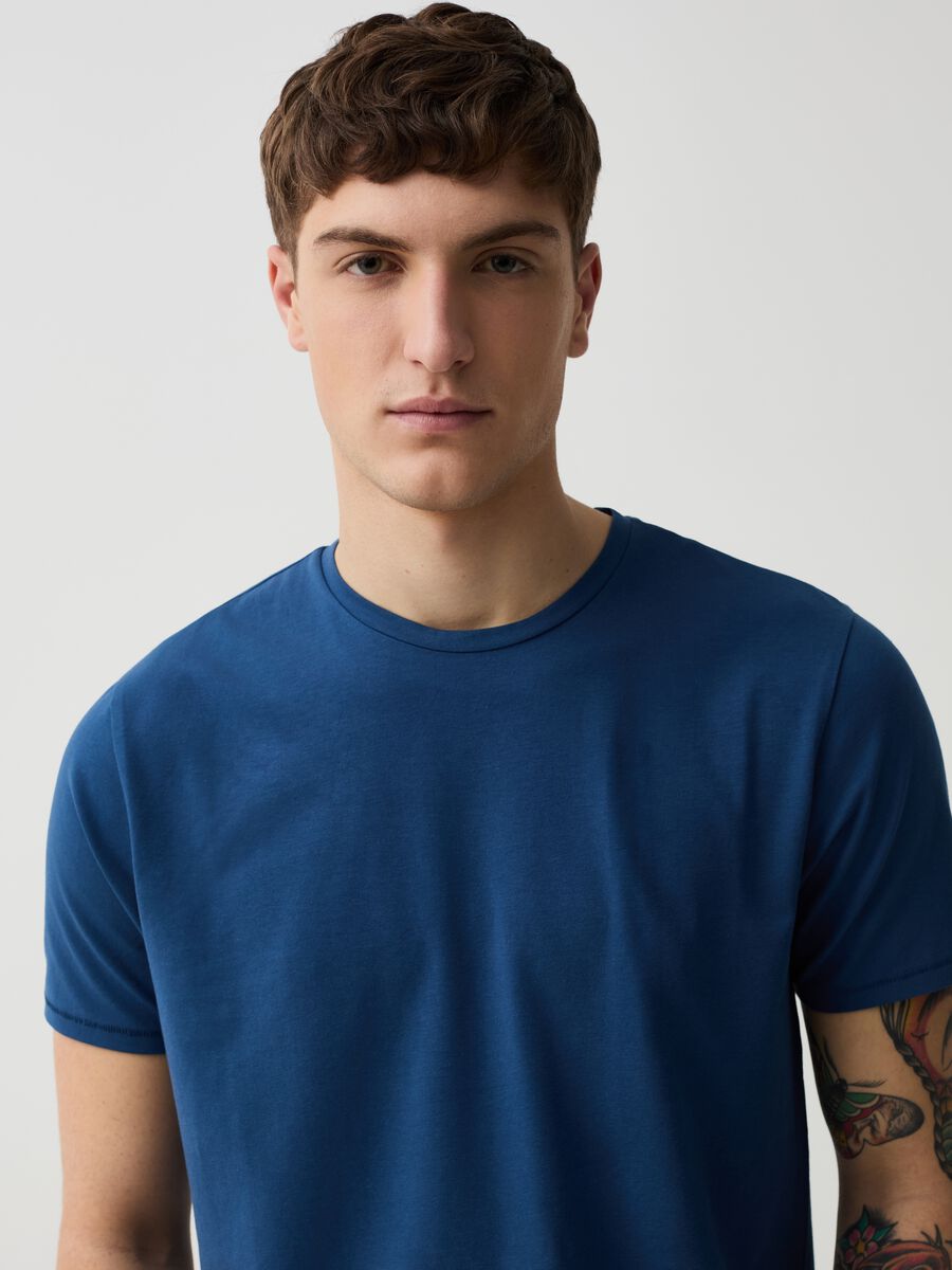 Slim-fit T-shirt in stretch organic cotton_0