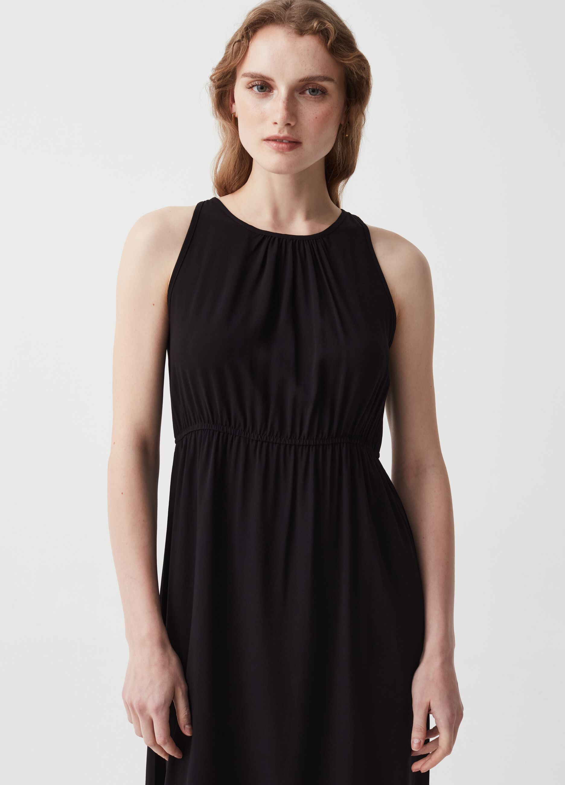 Vestito lungo in viscosa con scollo halter