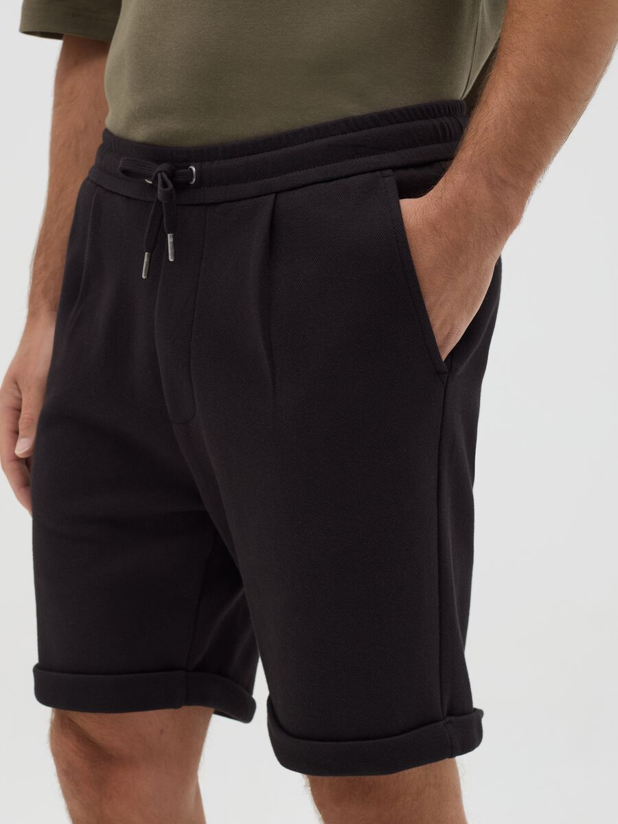 Chino Bermuda shorts in cotton with drawstring_3