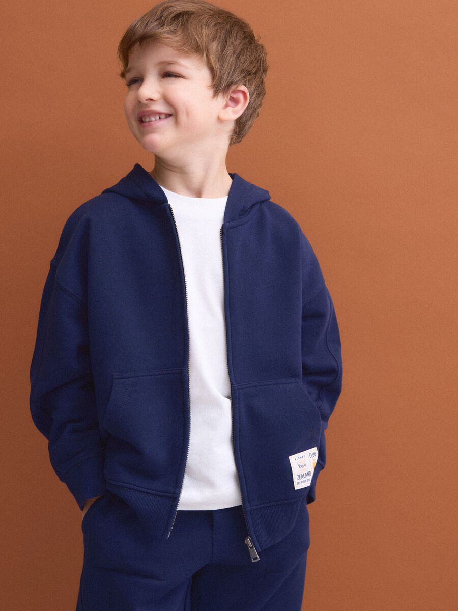 Felpa blu in puro cotone con cappuccio regular fit per bambino_1