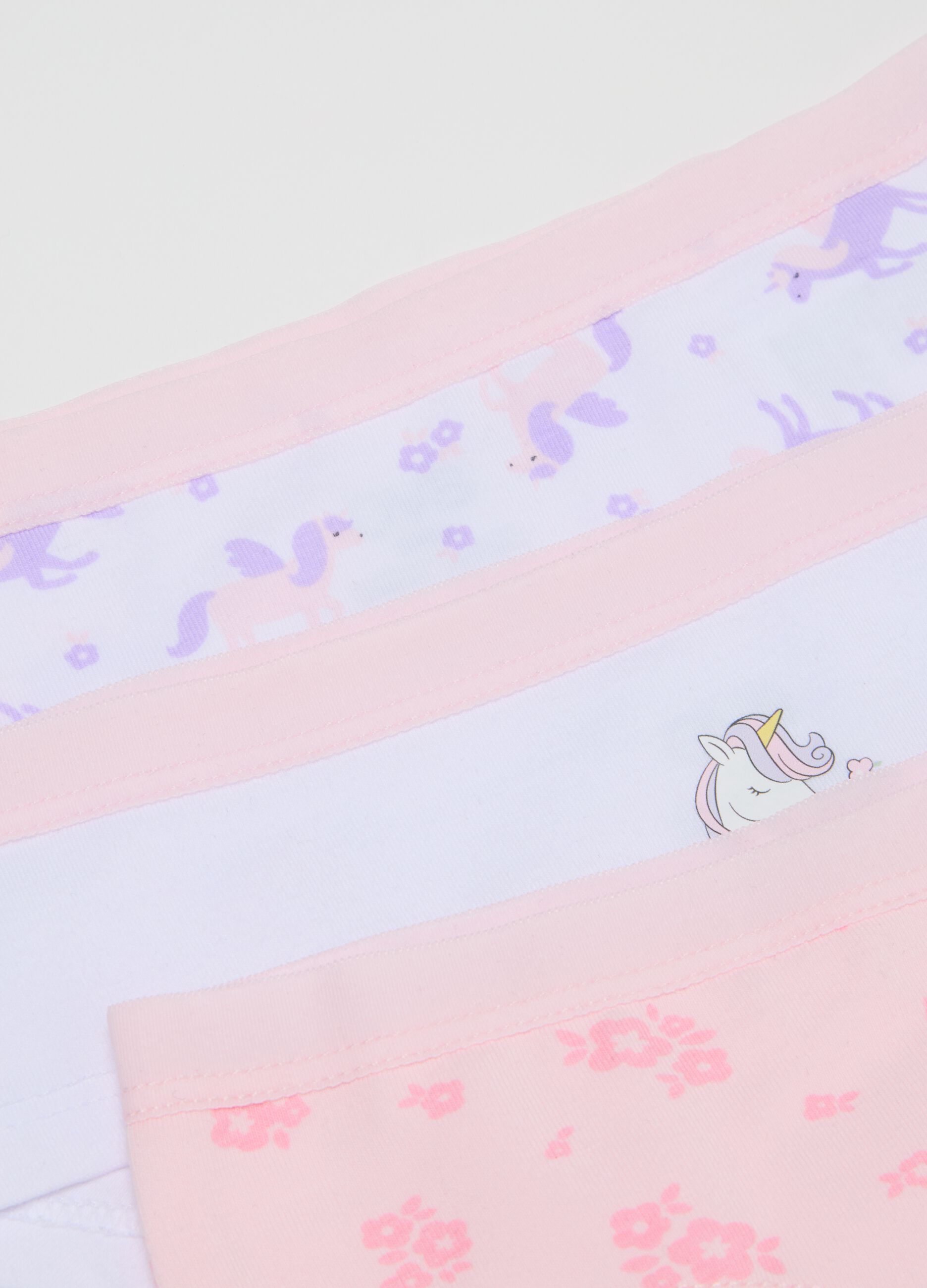 Set of girl's cotton multicoloured regular fit slip tripack