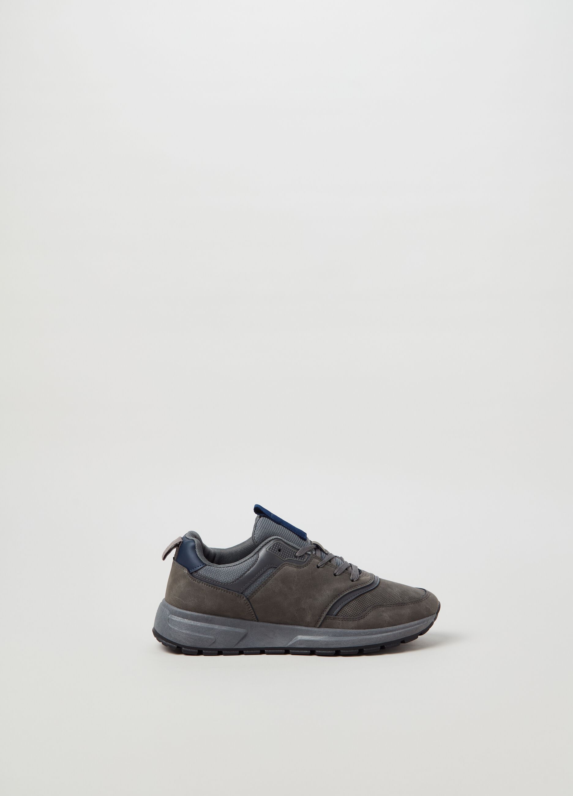 Sneakers bicolore con lacci