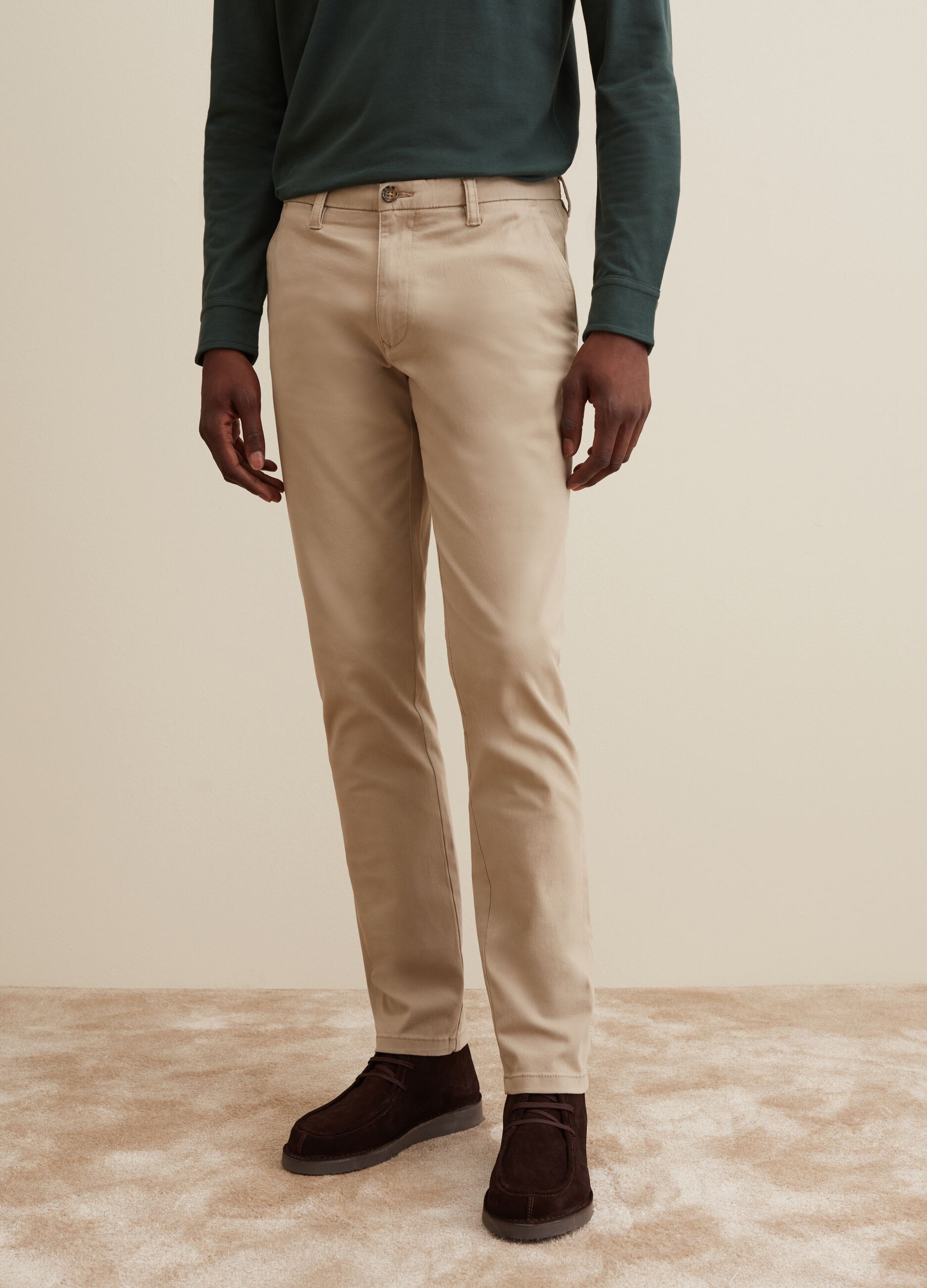 Pantaloni chino in cotone stretch_1
