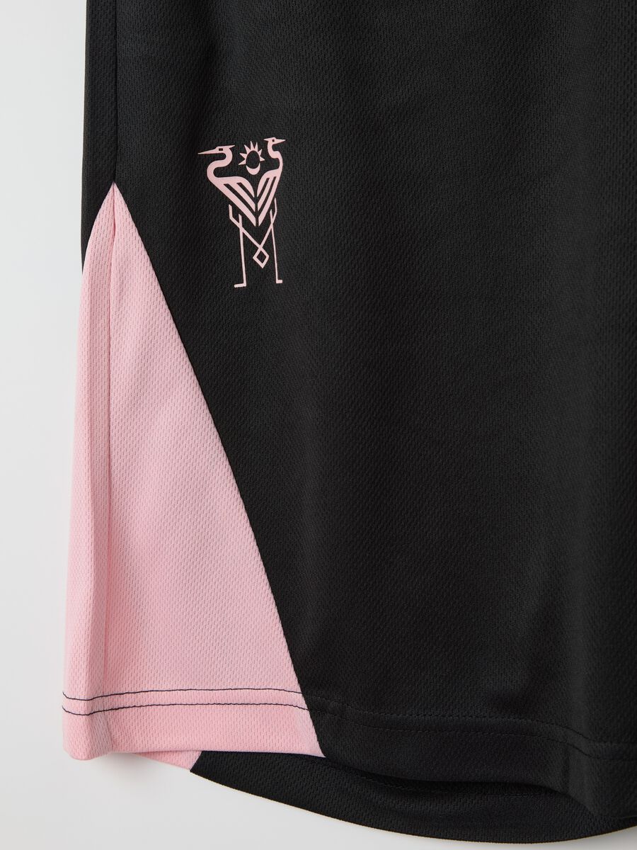 Black Bermuda joggers with pink details_5
