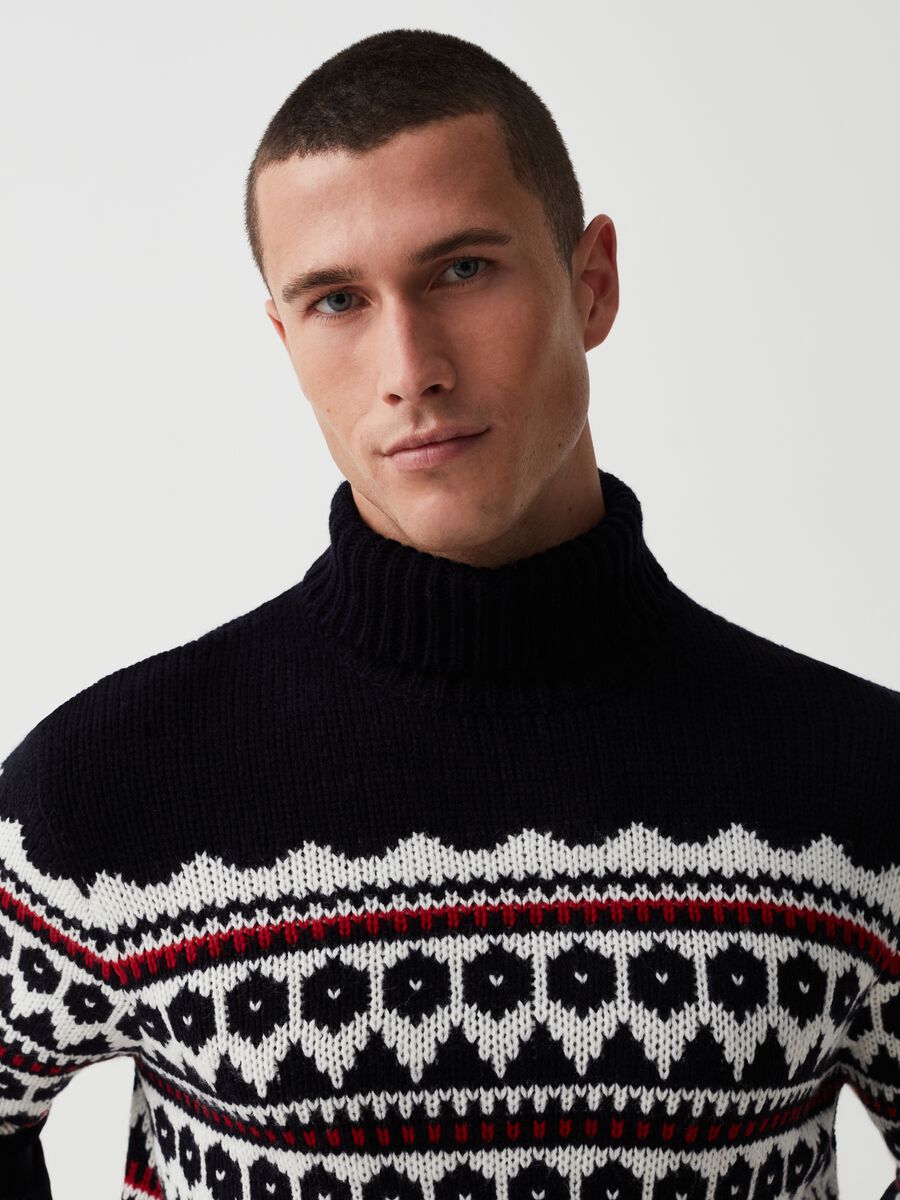 Pullover a collo alto con motivo ikat jacquard_1