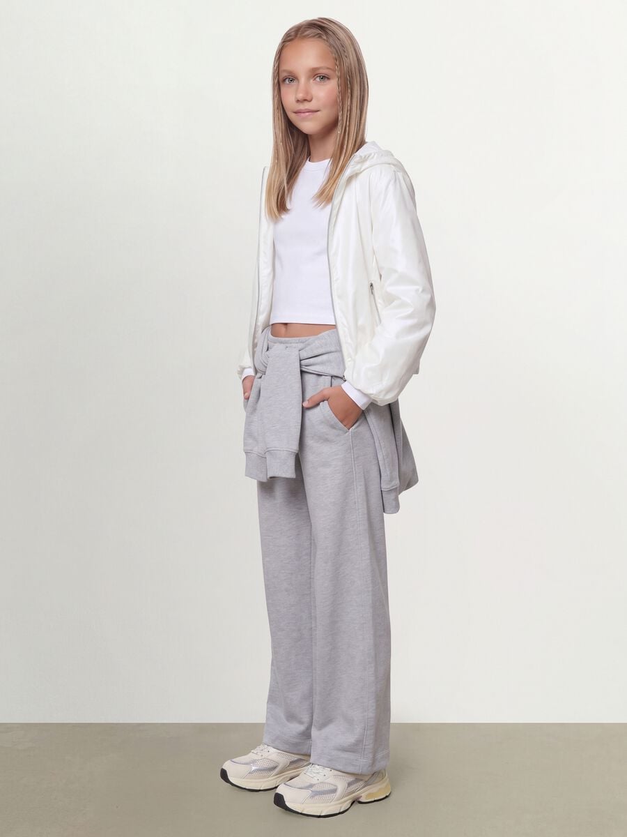 White hooded rain jacket with zip for girls_2