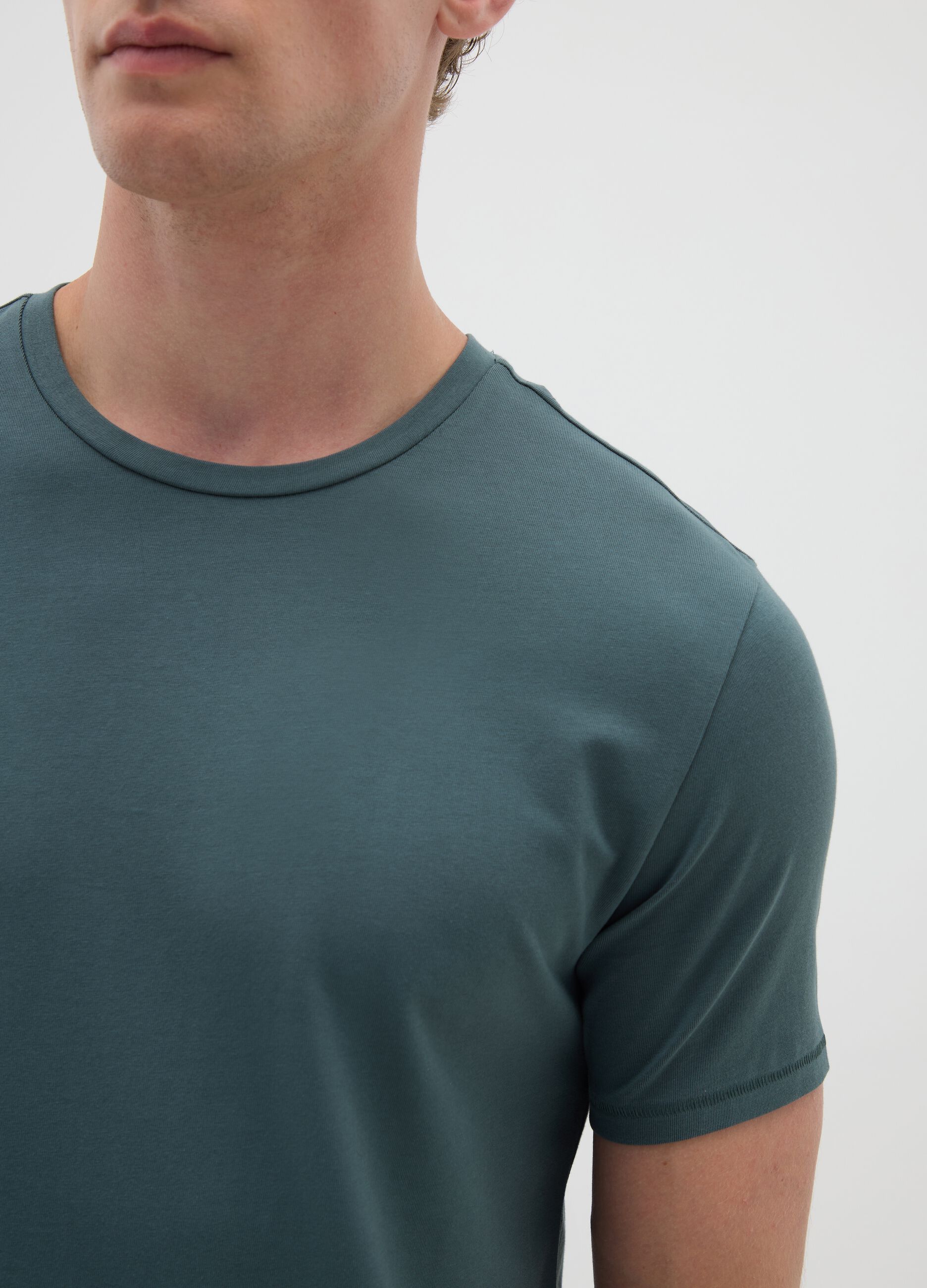 Men's green cotton slim fit T-shirt