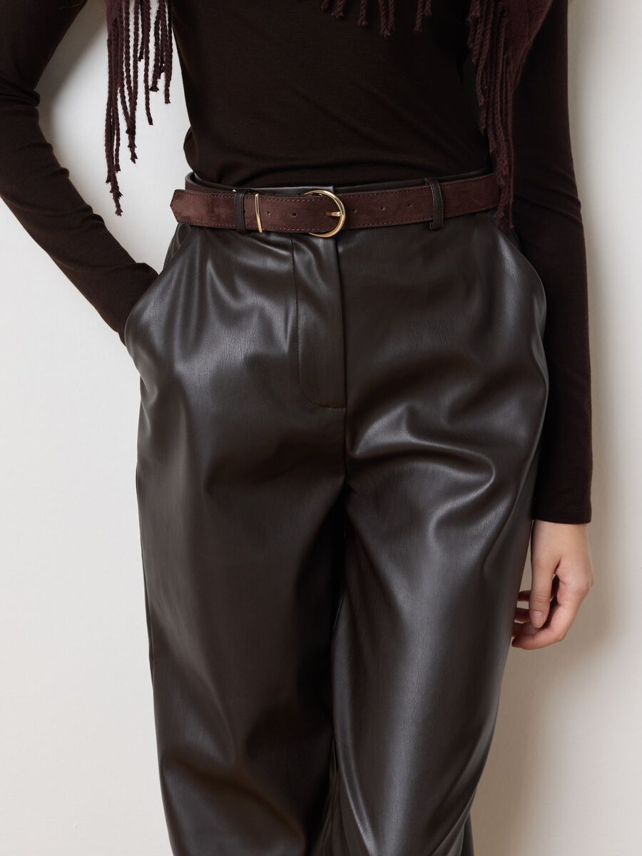 Pantaloni neri in vernice regular fit_3