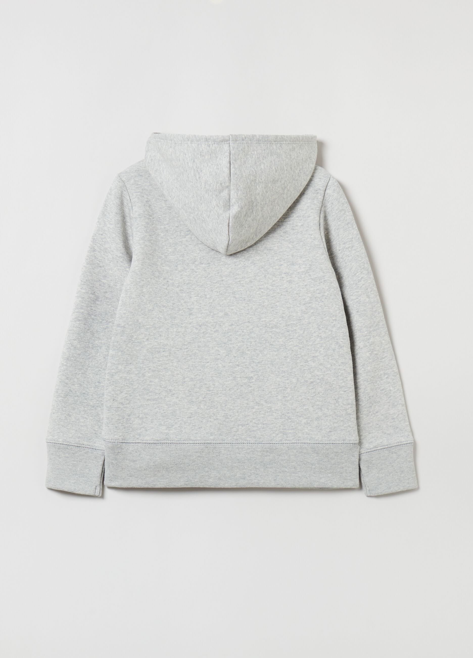 Sweatshirt with hood and logo patch