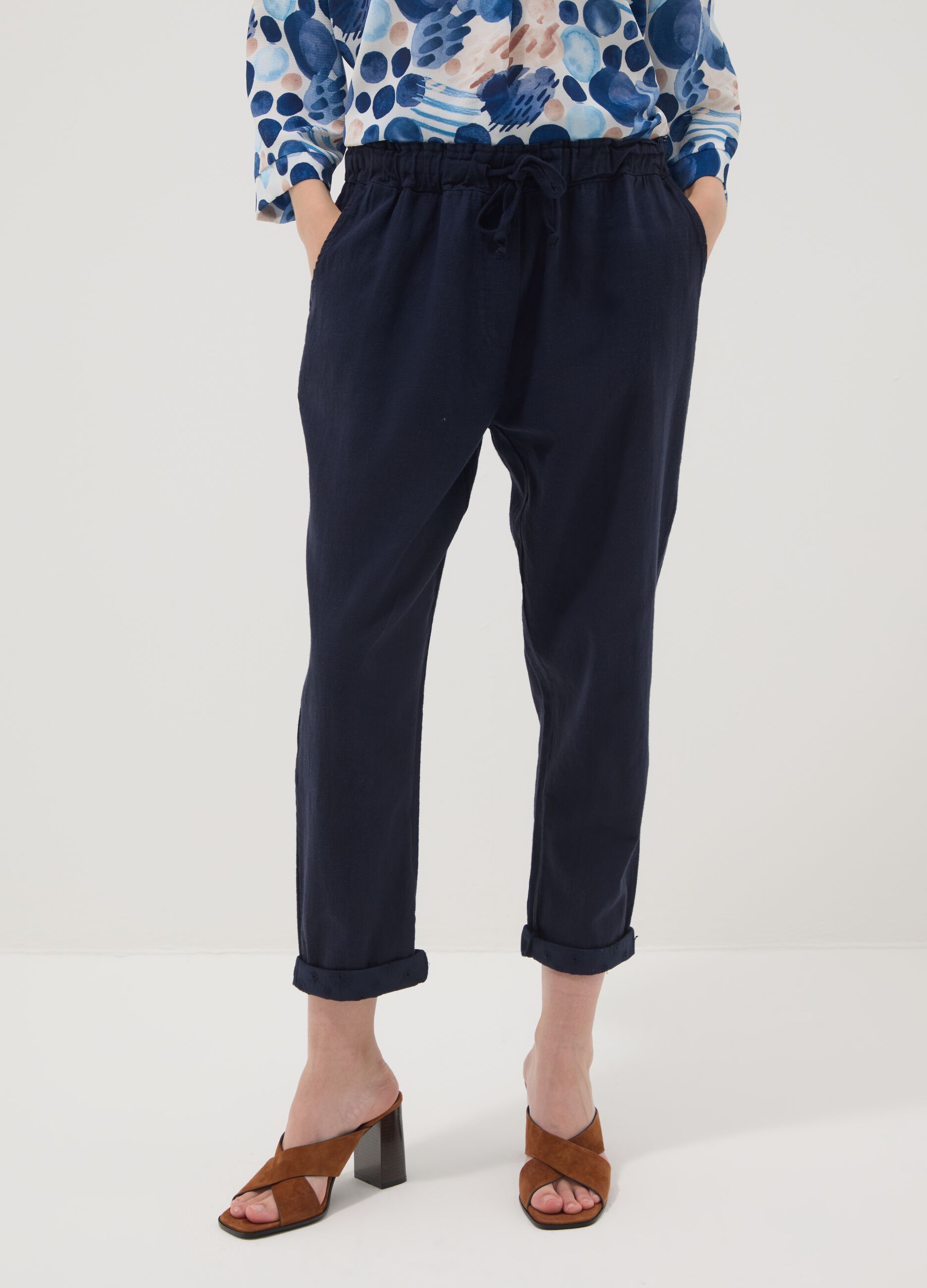 Blue linen and cotton blend trousers