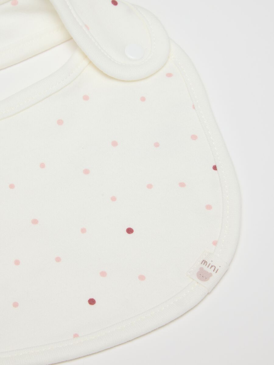 Multi-coloured newborn bib twin pack in pure cotton with decorations_2
