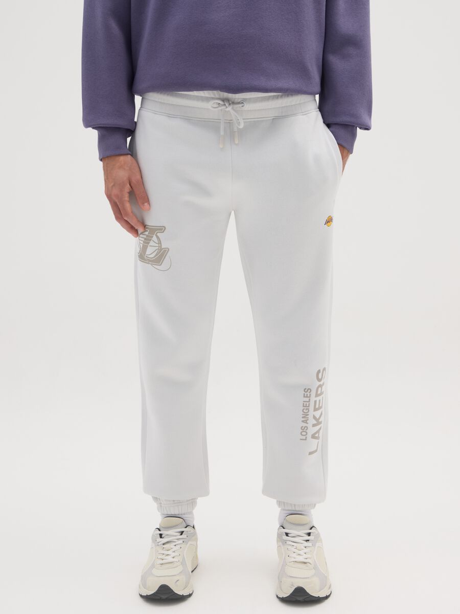 Pantaloni in misto cotone bianco regular fit con logo Los Angeles Lakers_1