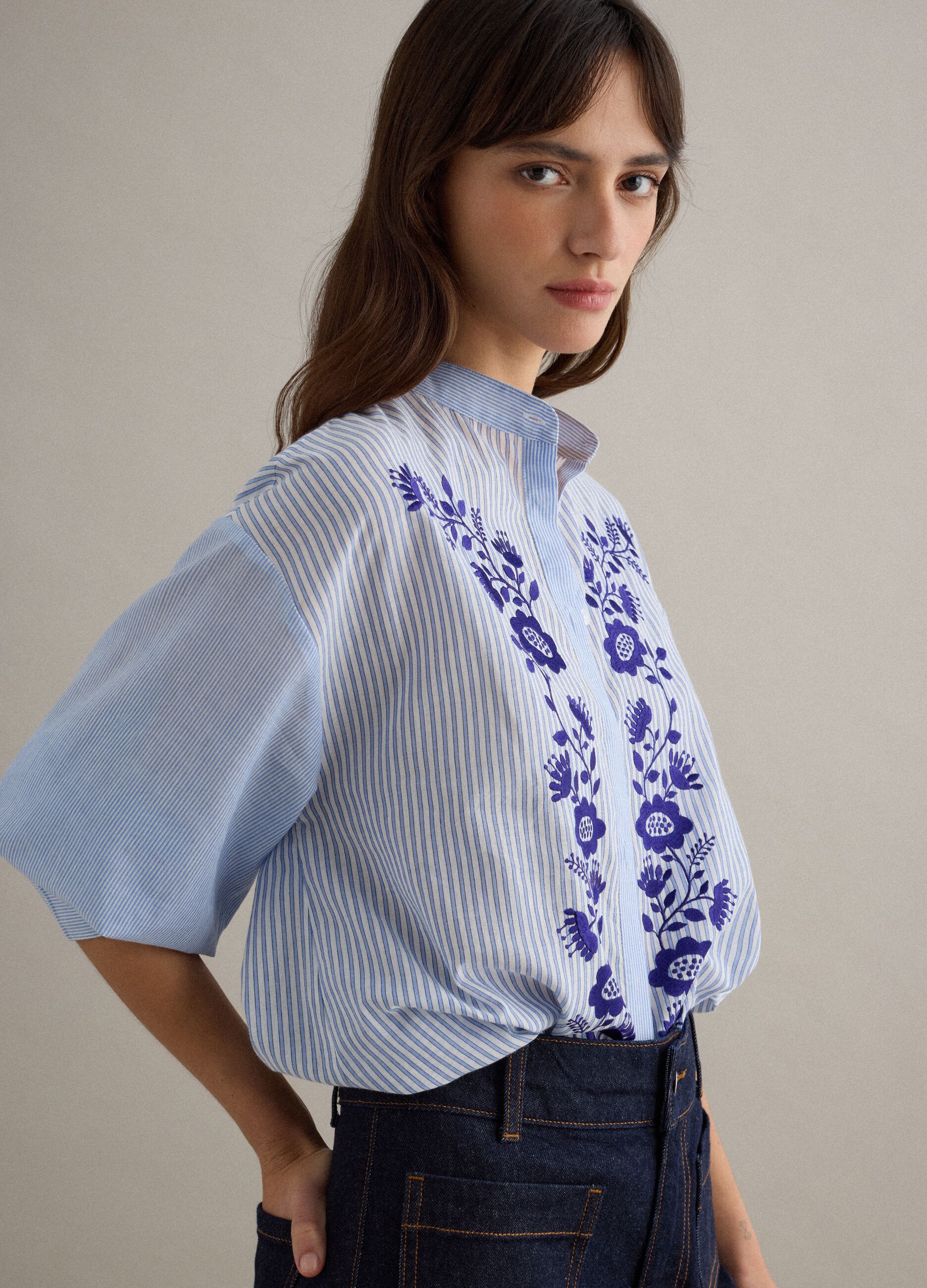 Camicia in puro cotone a righe multicolor regular fit con fiori