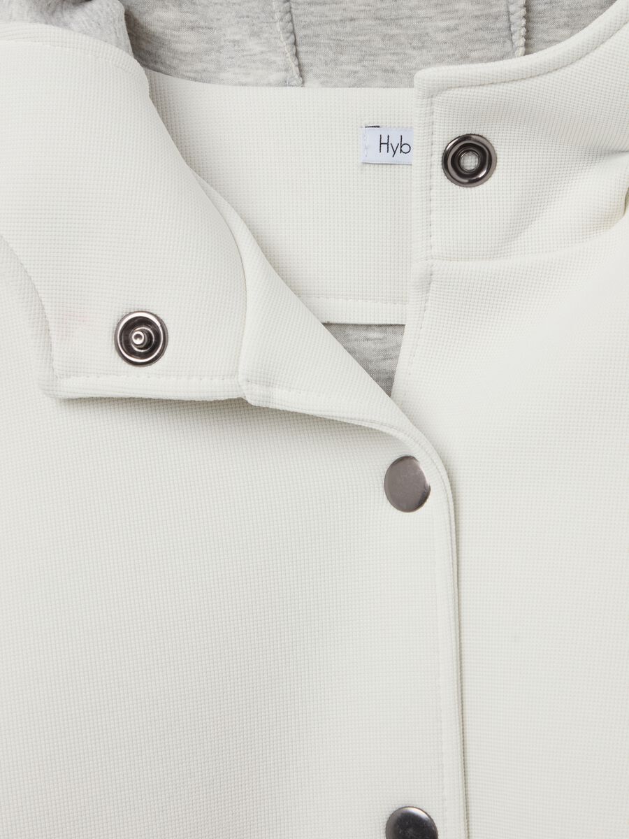 Short jacket with hood and buttons_5