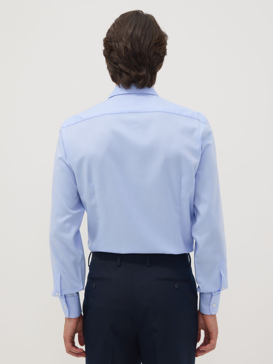 Camicia azzurra slim fit in puro cotone con colletto francese no iron_3