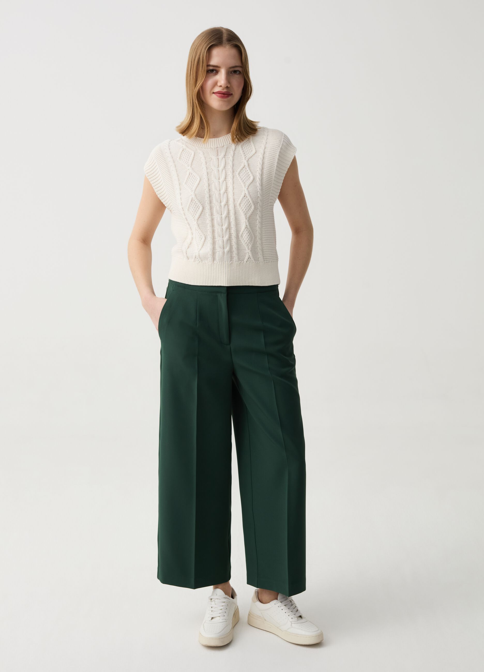 Pantaloni cropped wide leg con pinces