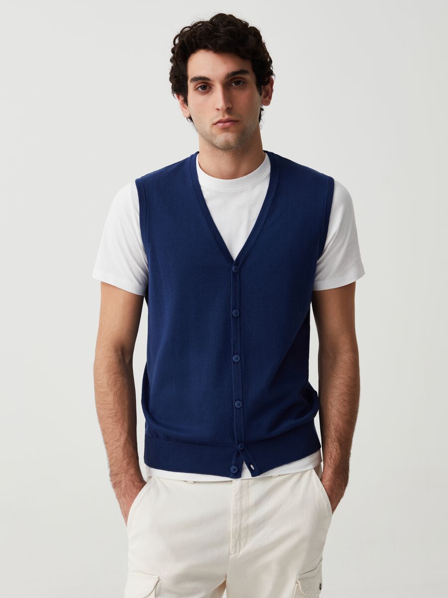 Gilet with V neck and buttons_0
