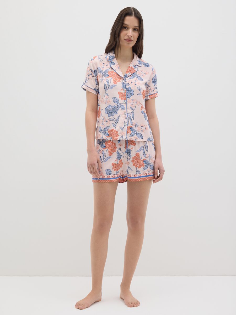 Short orange pyjamas with floral print_0