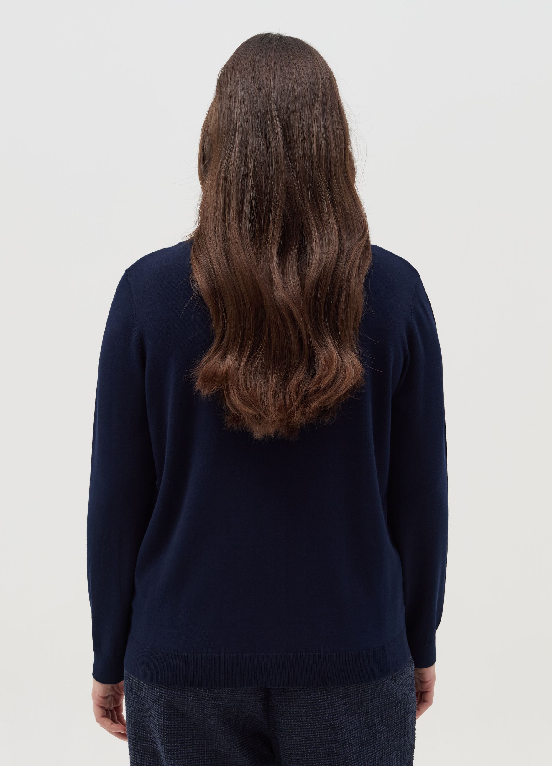 Curvy cardigan with round neck