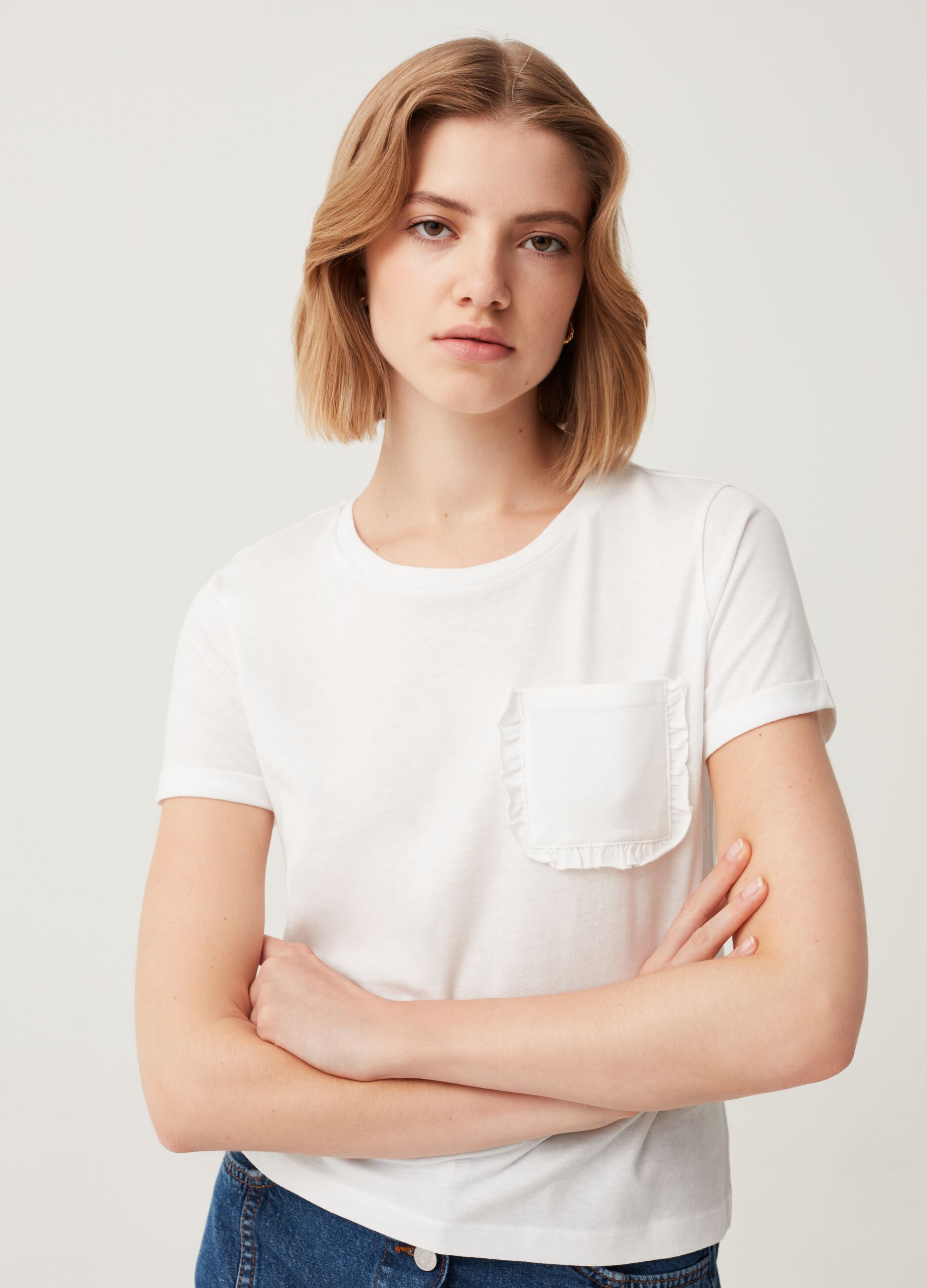 T-shirt con taschino e rouches_1