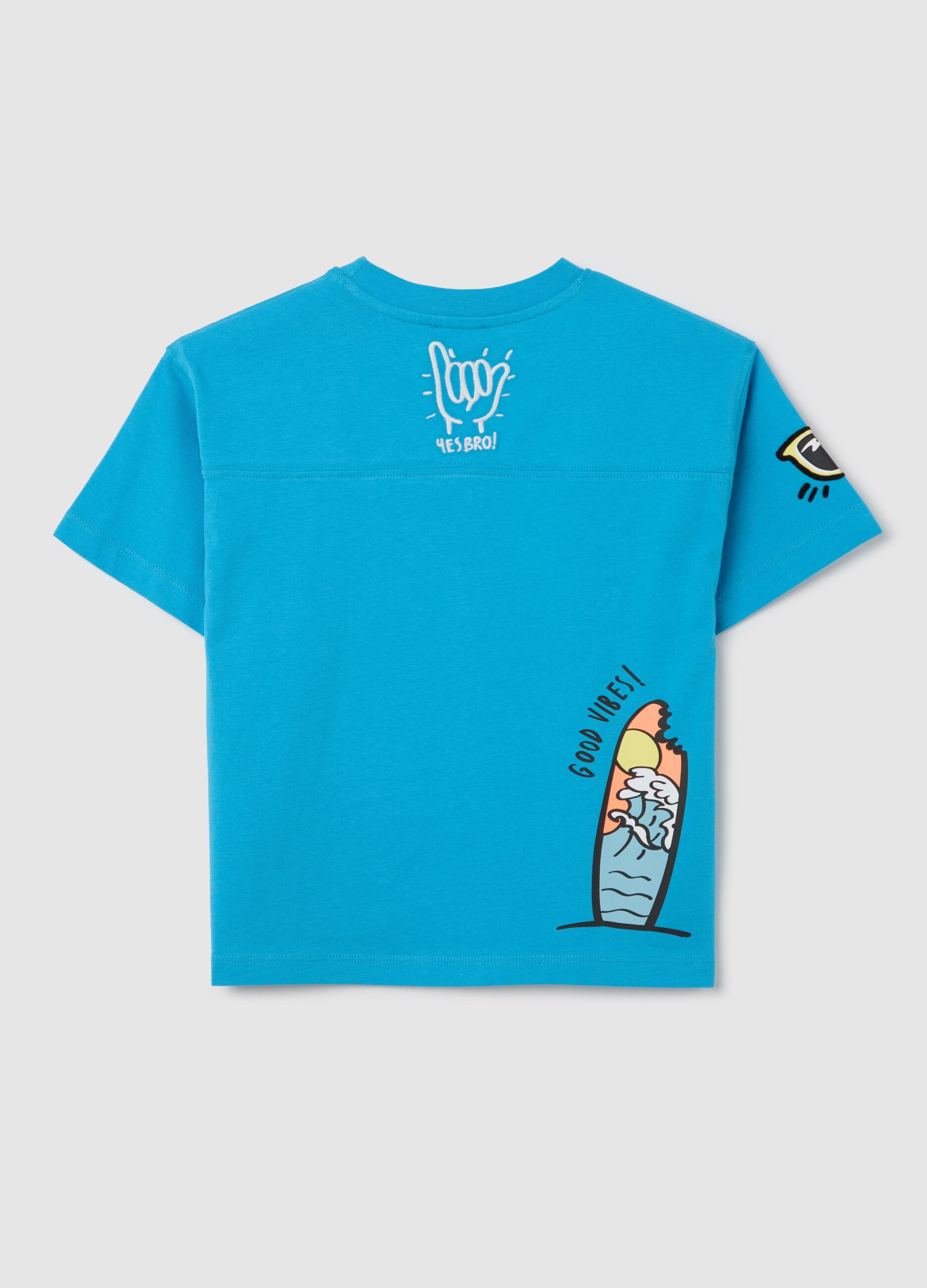 Light blue cotton T-shirt with "Surfer Ride the Wave" print