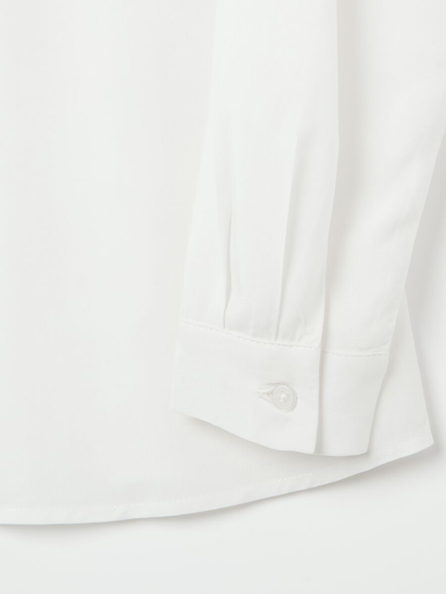 Blusa con scollo a polo maniche lunghe_5
