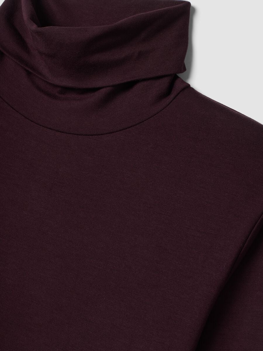 Maglia viola in viscosa elasticizzata con colletto rialzato regular fit_5