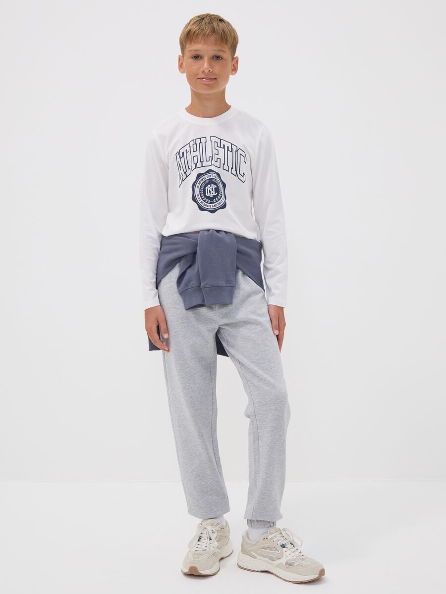 Pantaloni jogger grigi in puro cotone organico regular fit per ragazzo_1