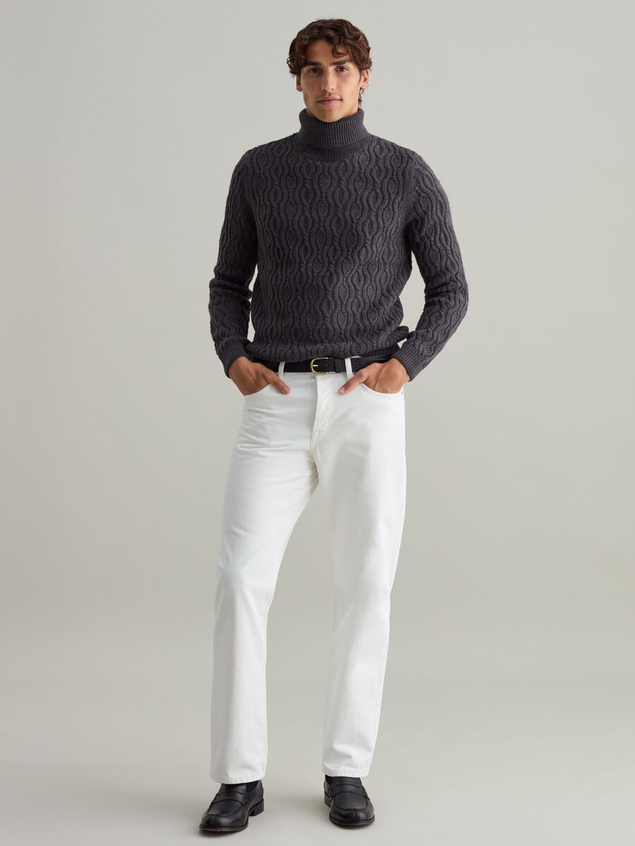 Pullover collo alto lavorazione ondulata_1