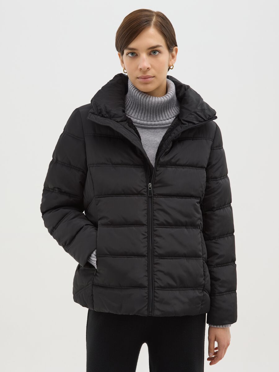 Black regular fit padded jacket with zip and side pockets_0