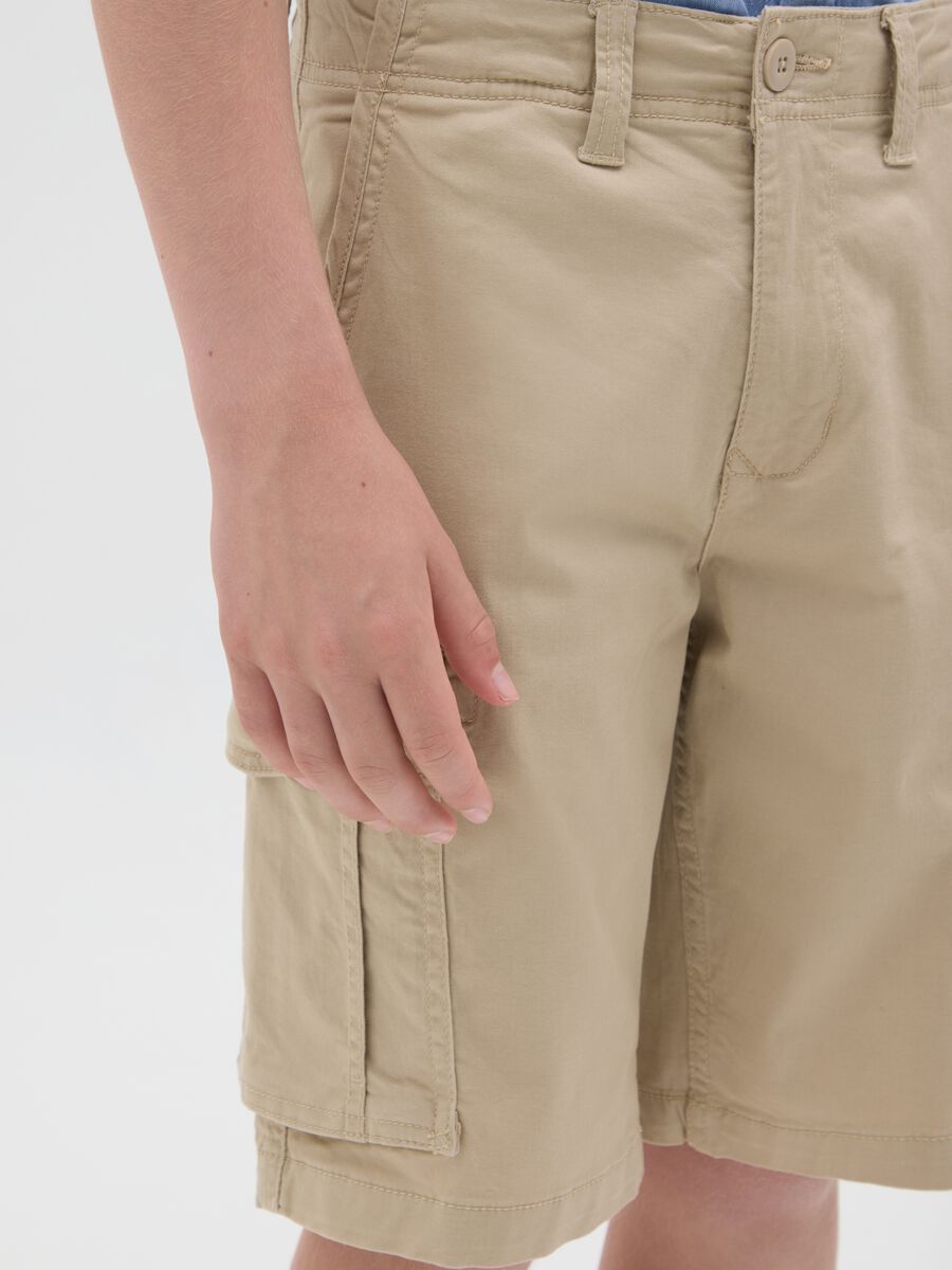 Boys’ beige regular-fit shorts in stretch cotton_3