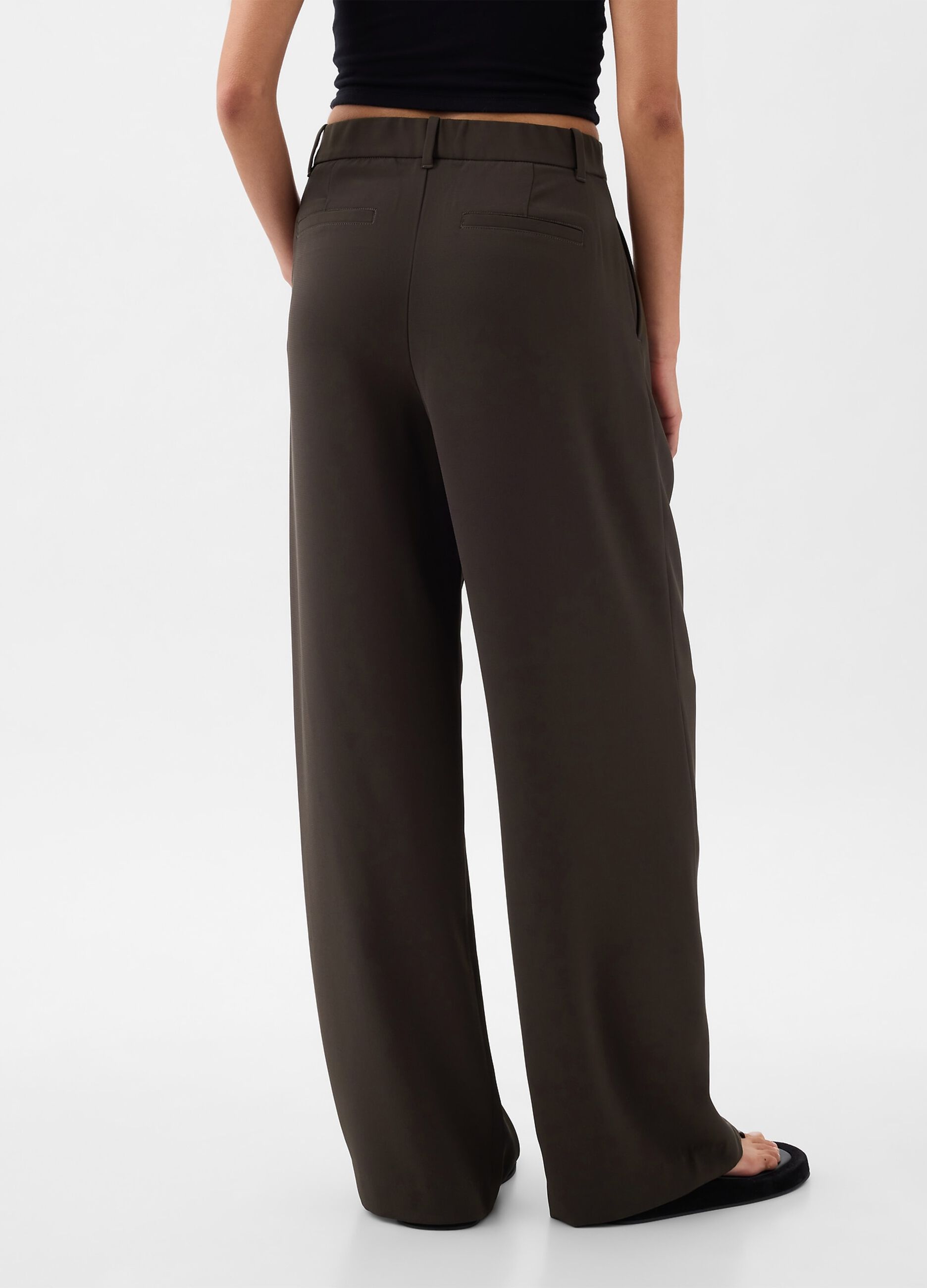 Wide leg trousers with darts