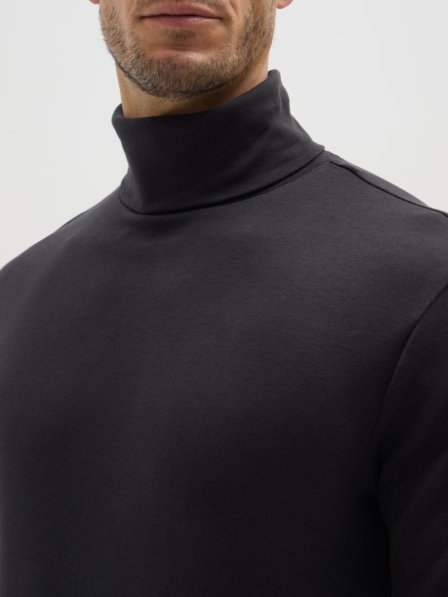 T-shirt nera a maniche lunghe in cotone_3