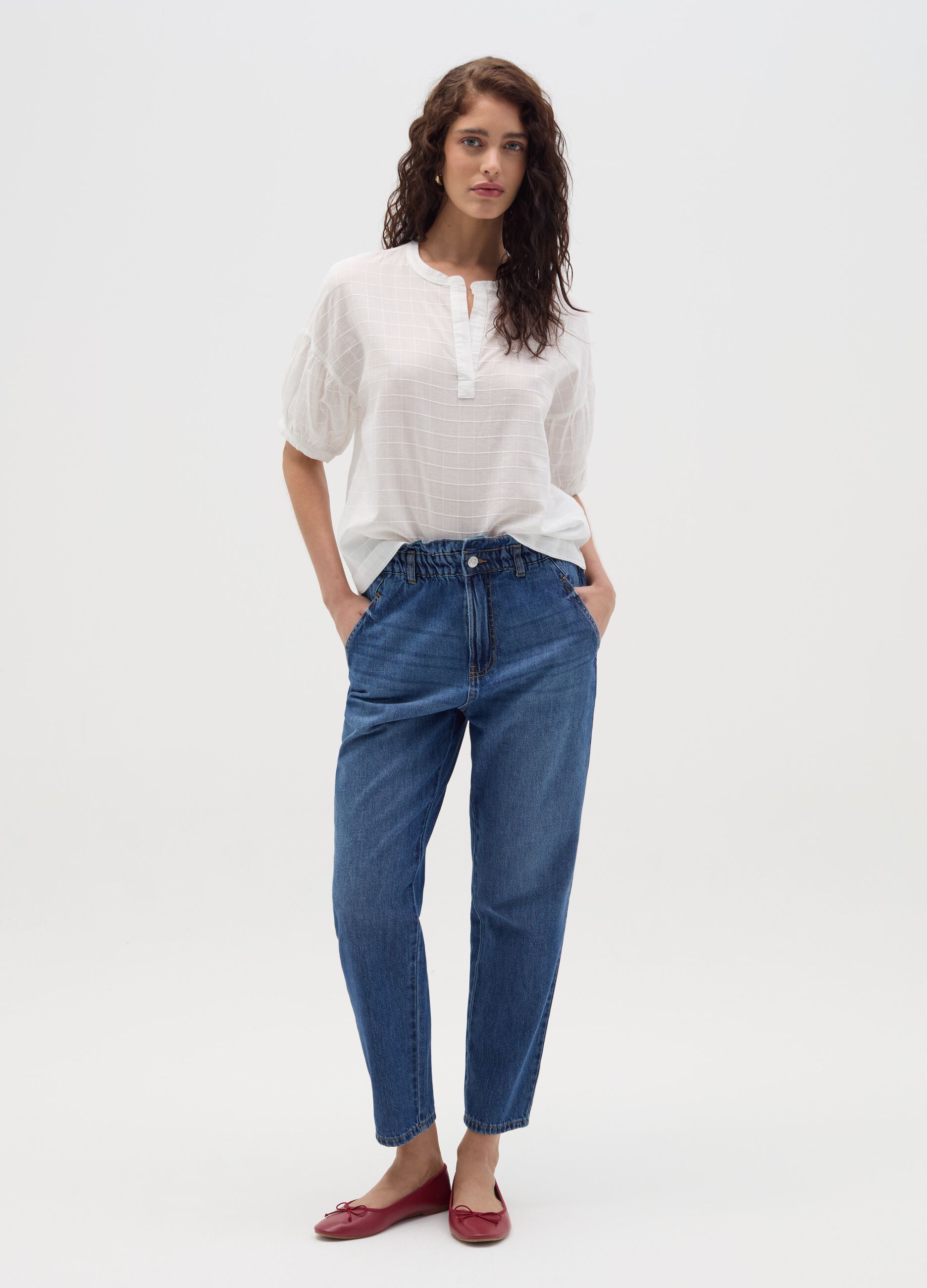 Blouse with raised stitching