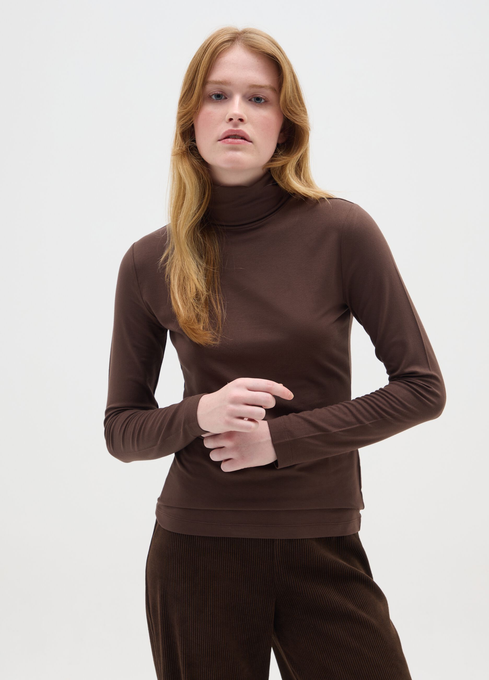 Brown turtleneck sweater regular fit