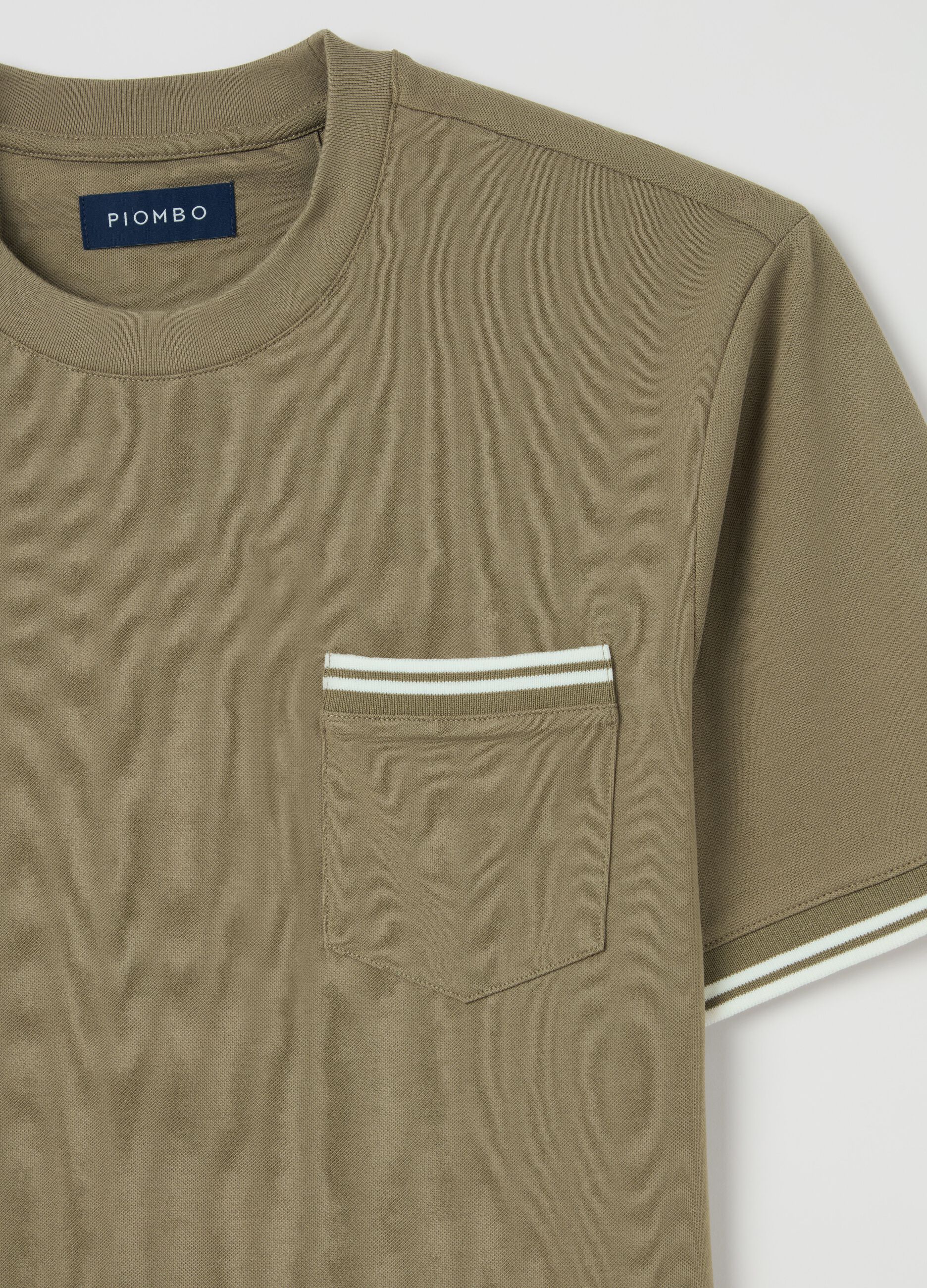 T-shirt with striped details and pocket