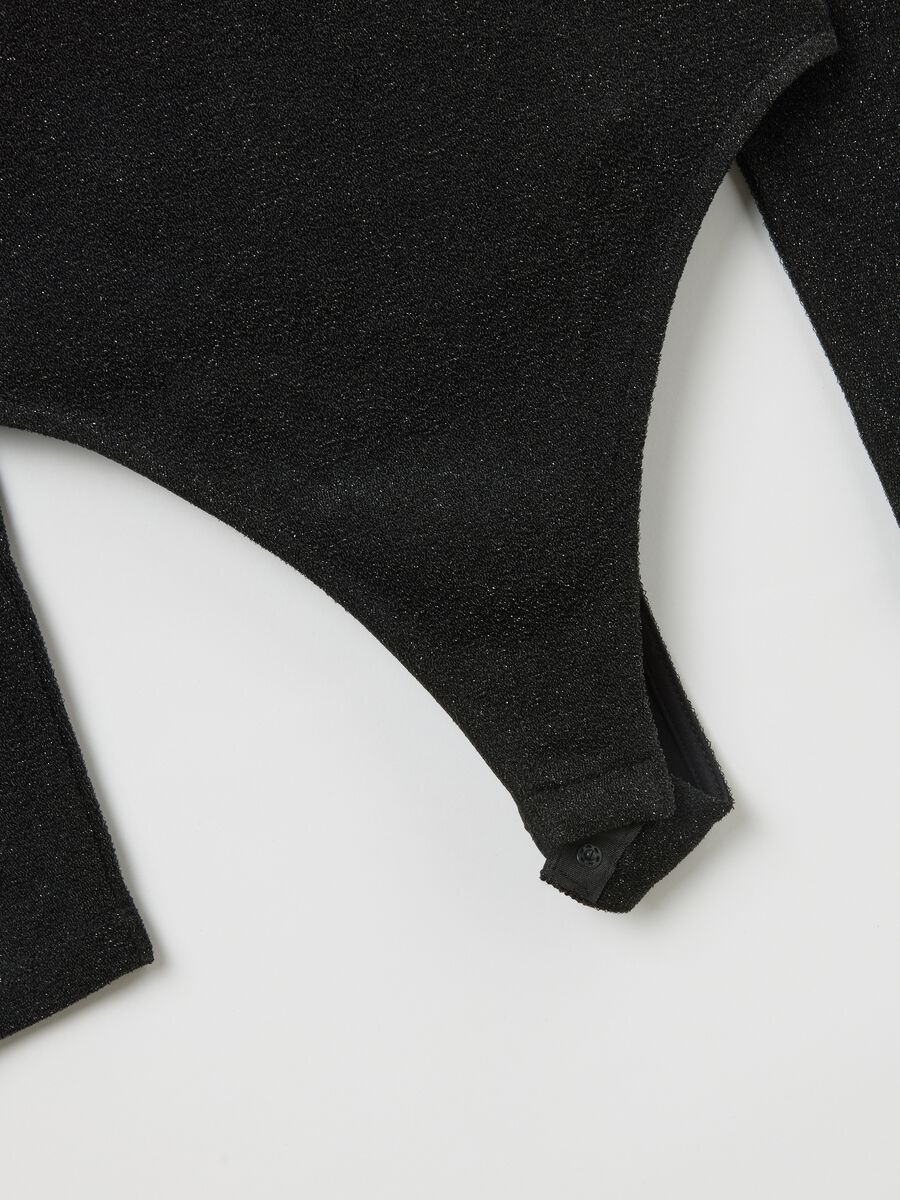 Body a collo alto nero in lurex regular fit con schiena scoperta_5