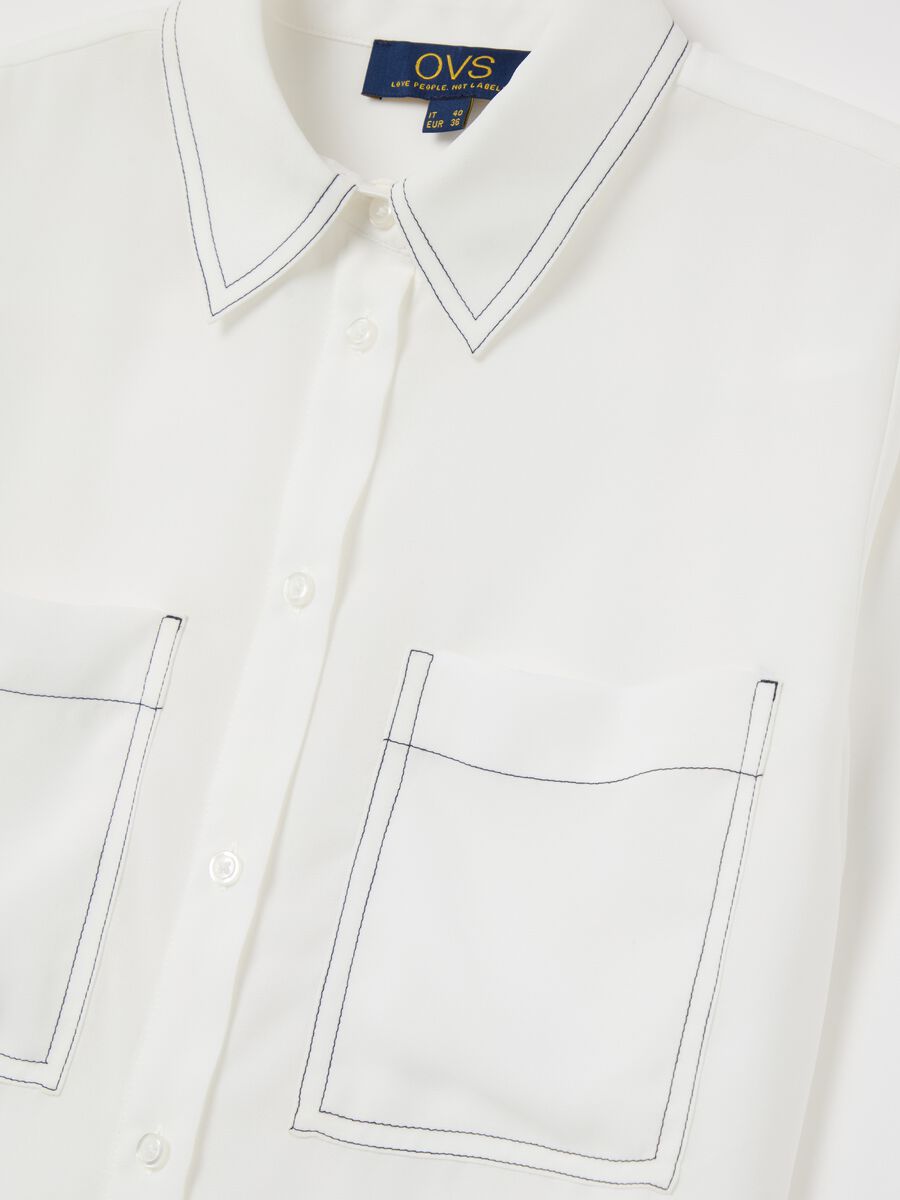 Shirt with contrasting stitching_5