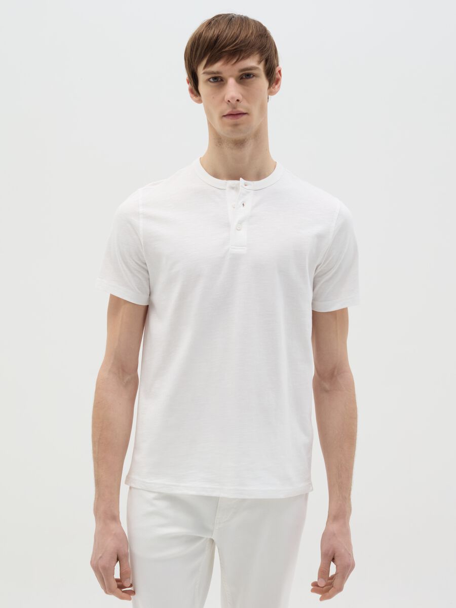 Cotton T-shirt with granddad neckline_0