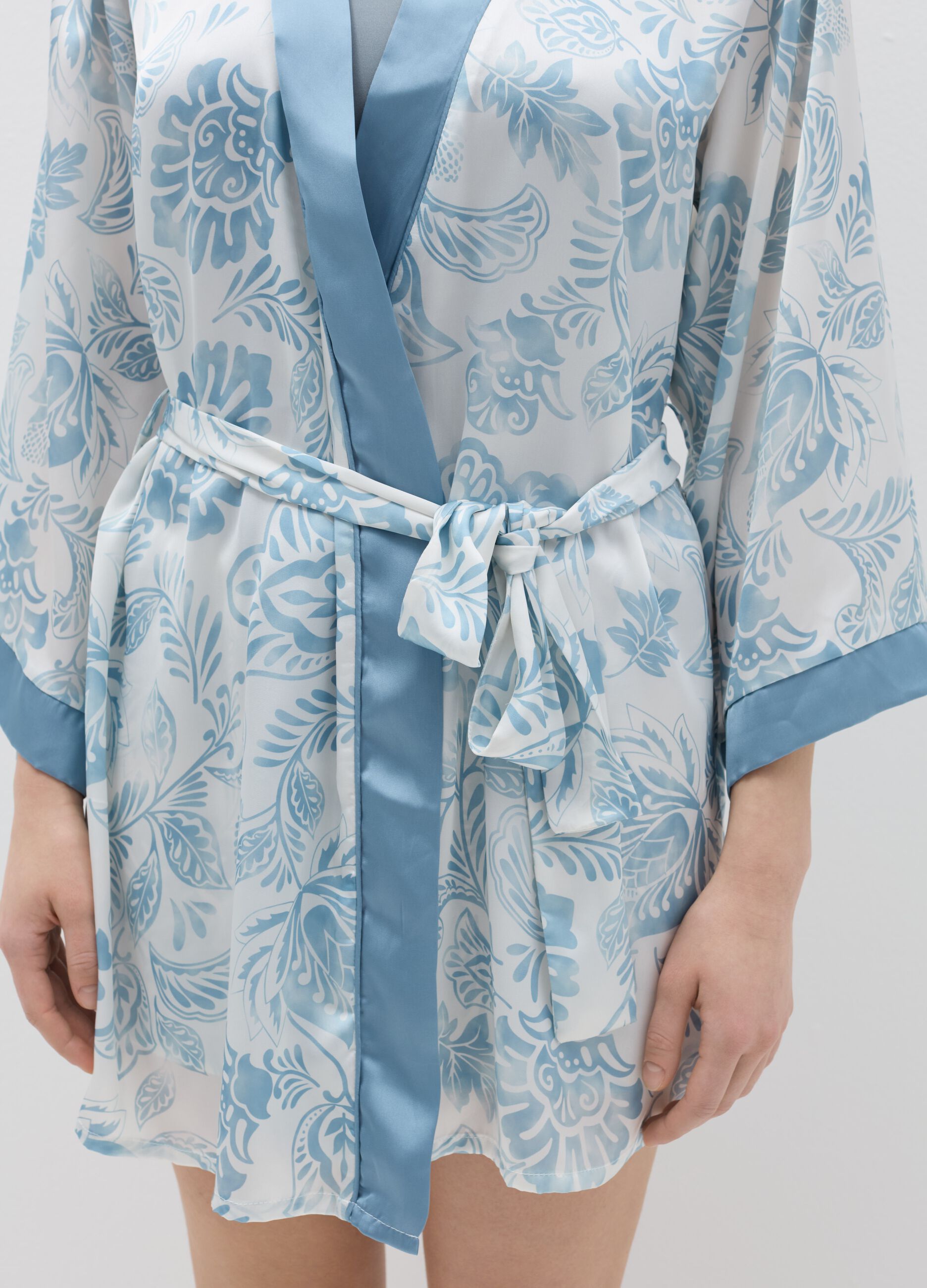 Patterned dressing gown in satin