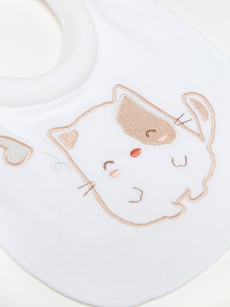 Two-pack bibs with animals embroidery_1