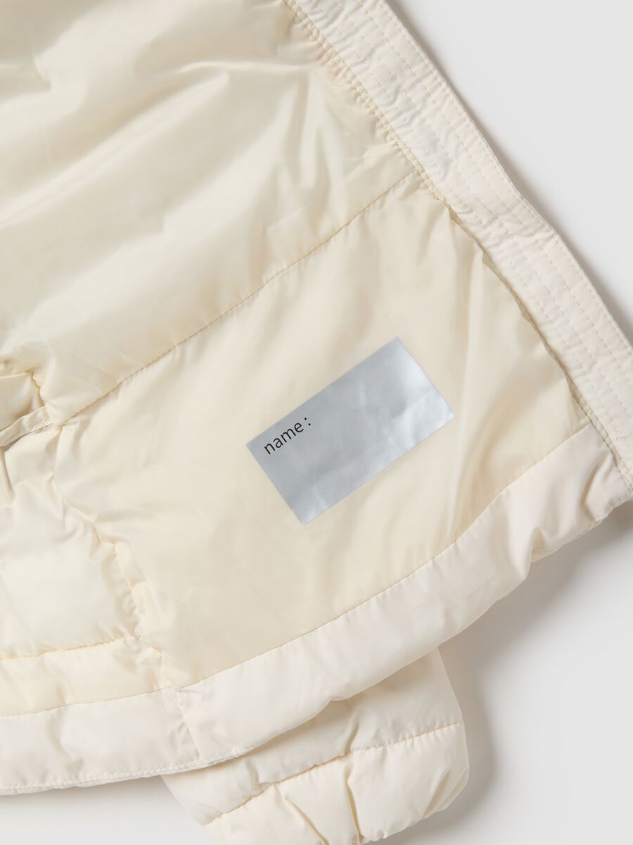 White padded regular fit girl's jacket with hood_3