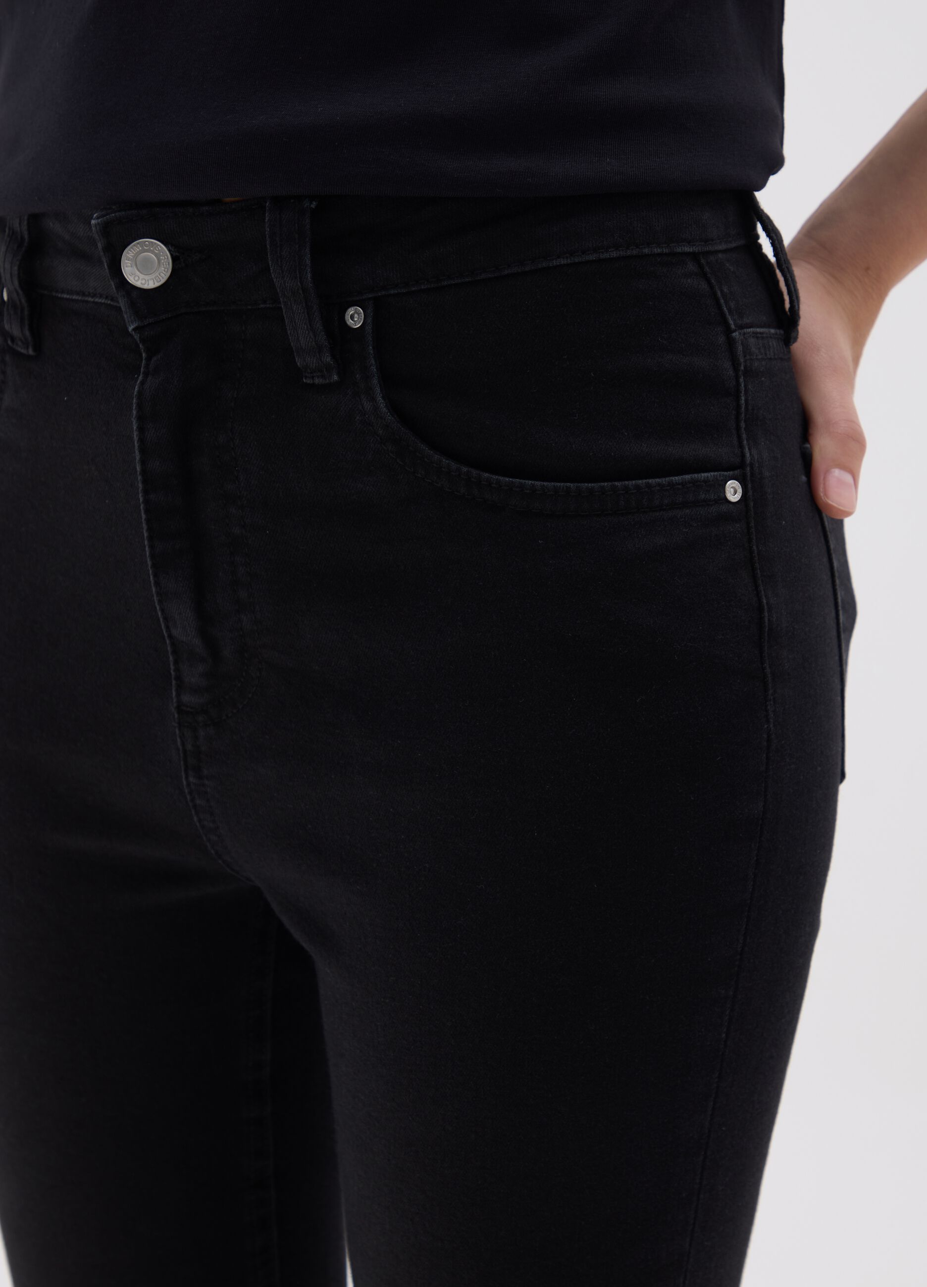Women's regular fit black denim jeans