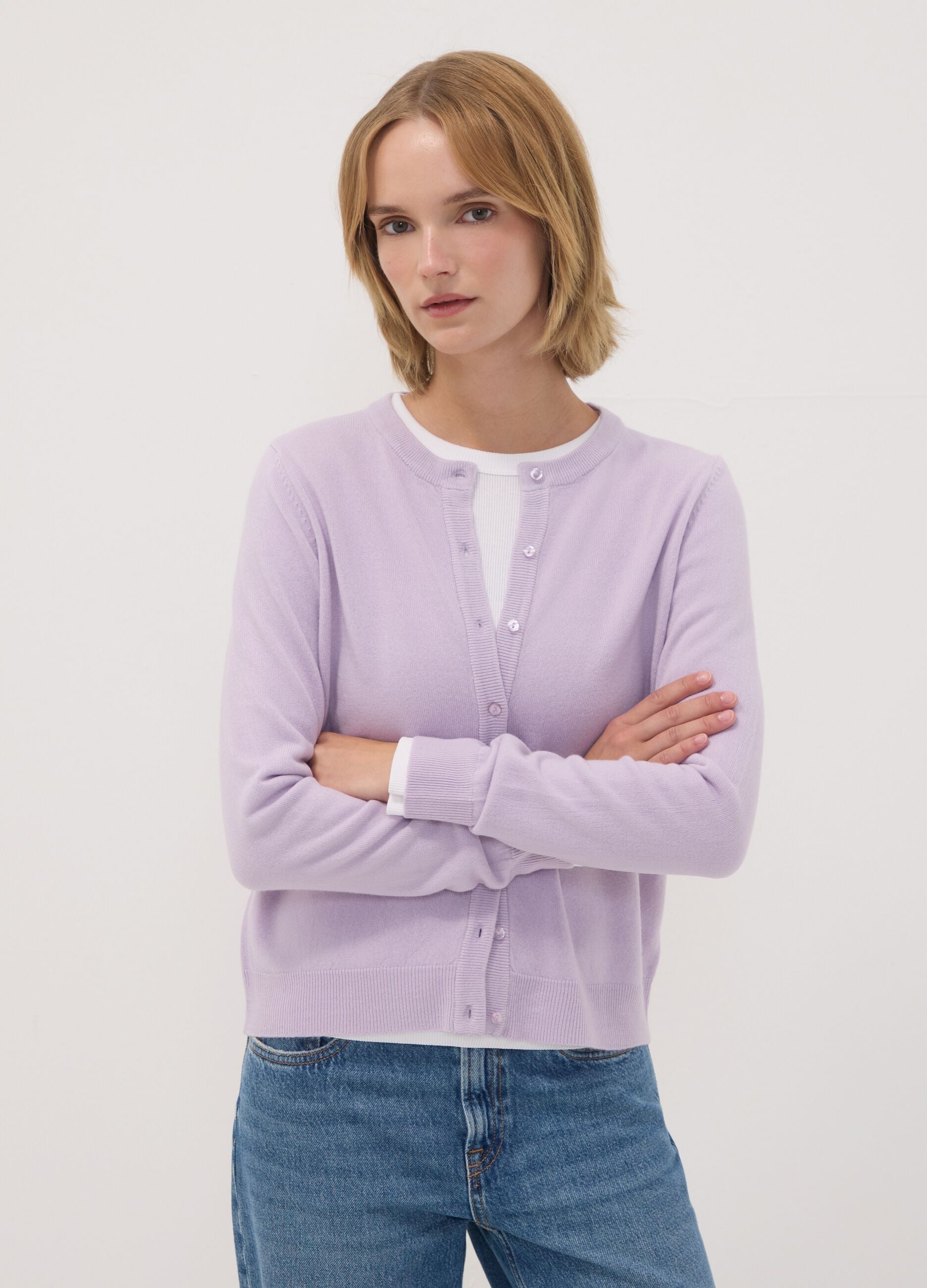 Cardigan viola girocollo regular fit con bottoni