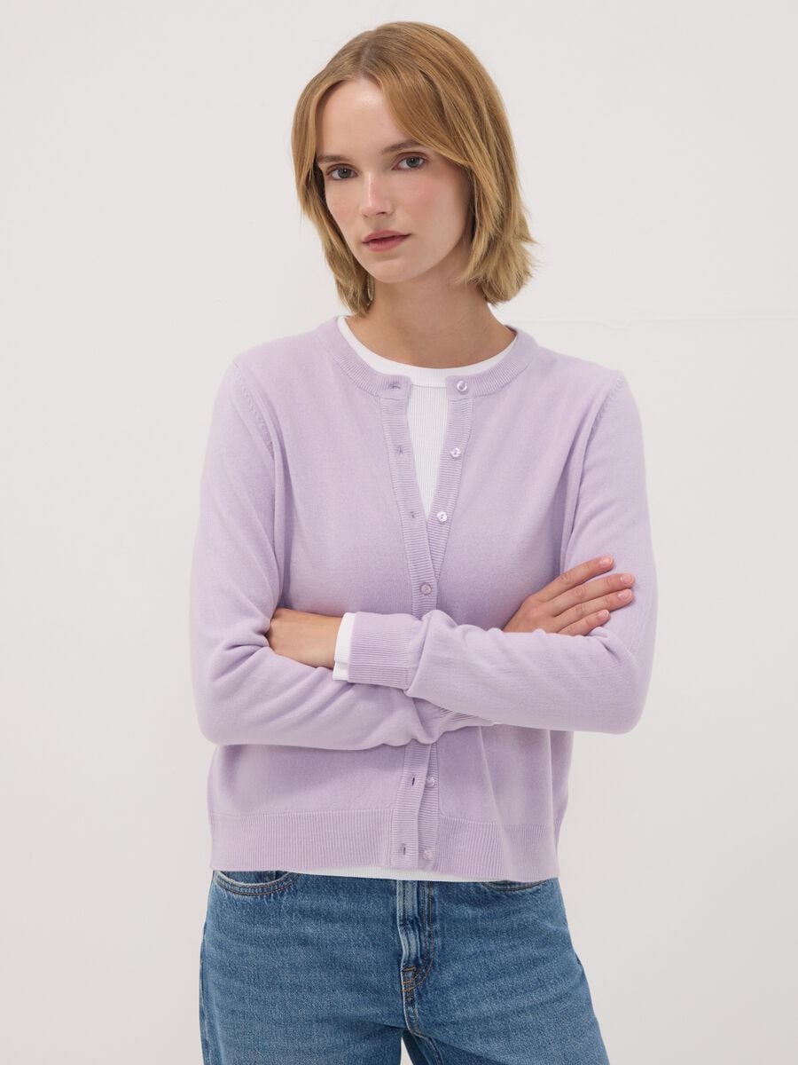 Cardigan viola girocollo regular fit con bottoni_2