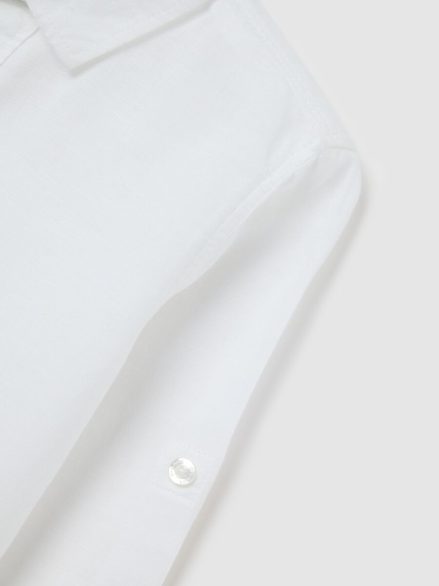 Girls’ shirt in white cotton and linen blend with regular fit_3