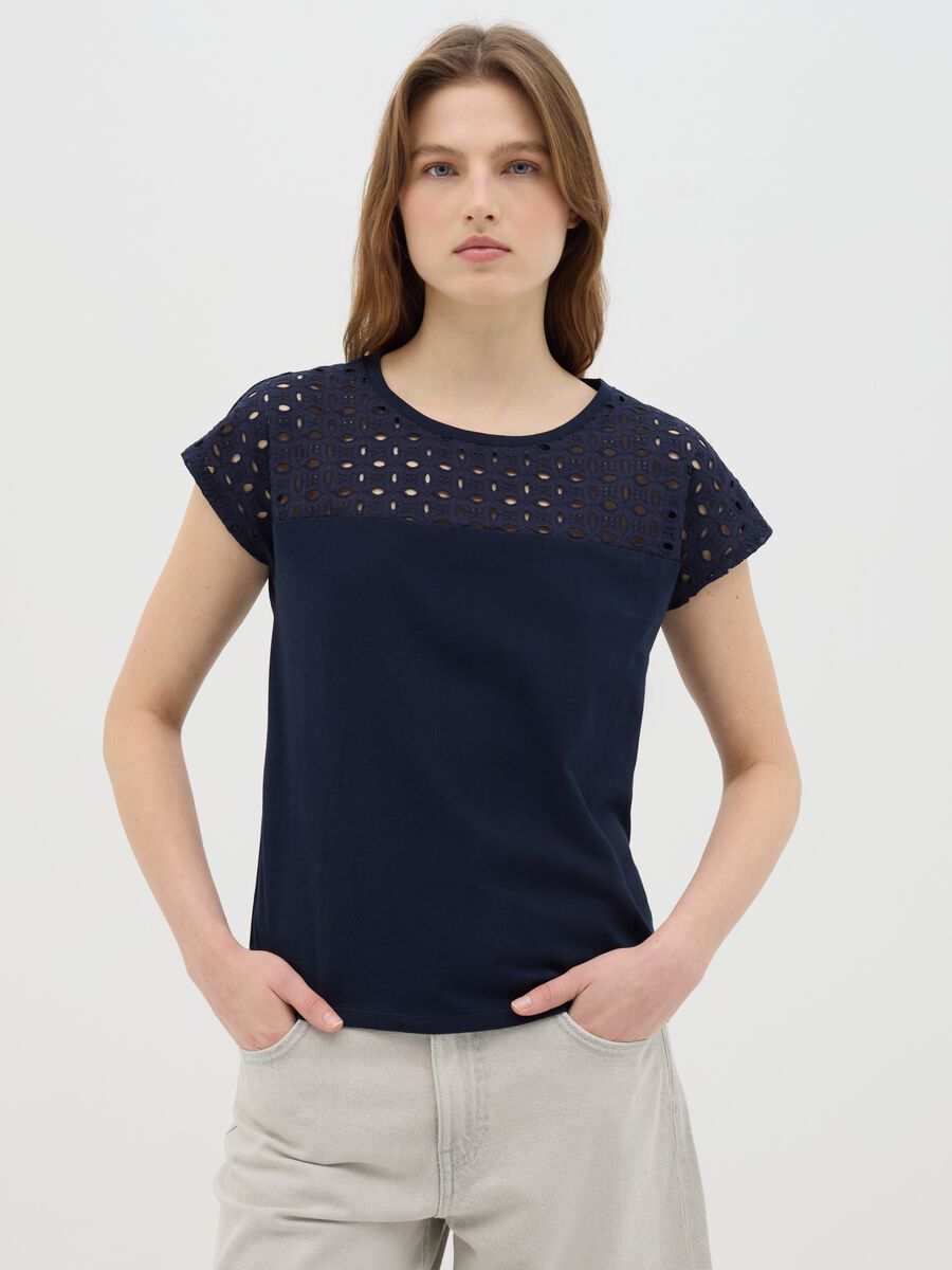 Blue short sleeve T-shirt with perforated details_0