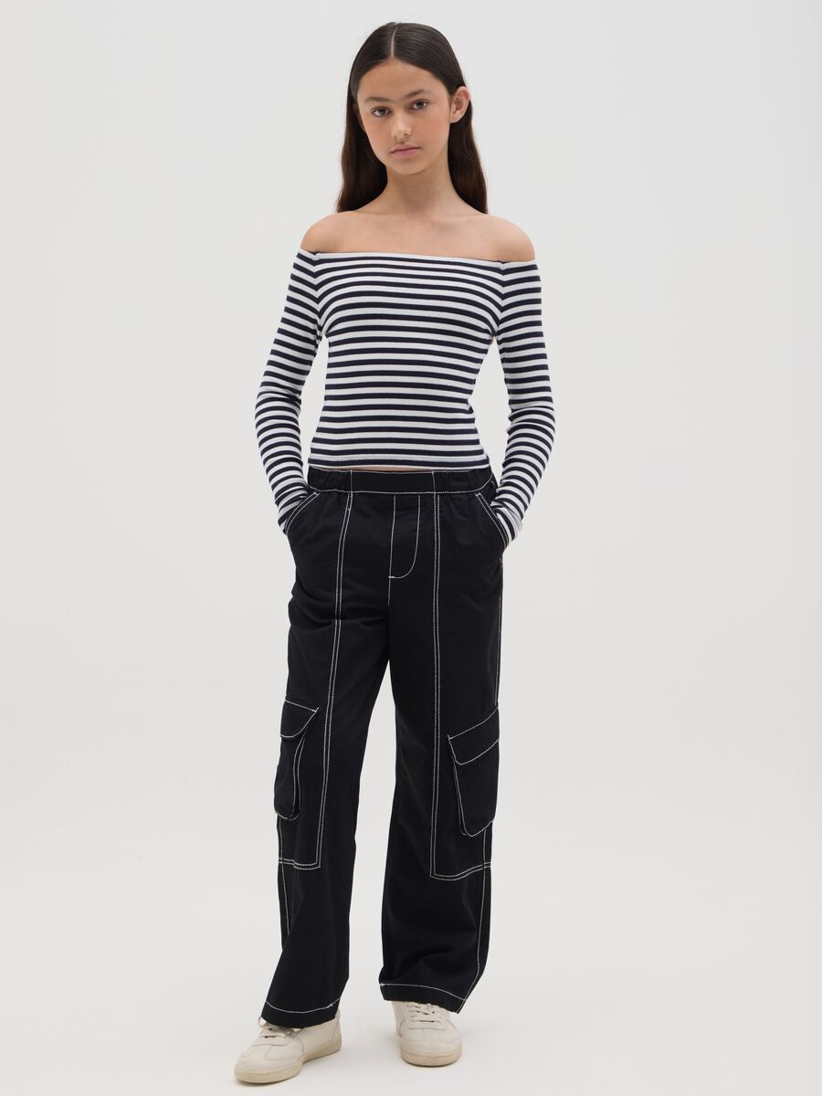 Cargo trousers with contrasting stitching_1